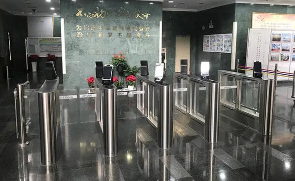 廣東交通大廈-人臉識別擺閘