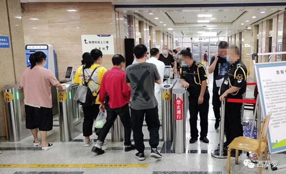 西莫羅人臉識(shí)別擺閘，讓浙江省腫瘤醫(yī)院管控人行更輕松