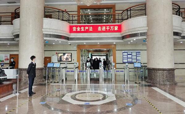 西莫羅人臉識(shí)別閘機(jī)，又一次入駐國(guó)企辦公大廈