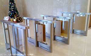 北京-北銀消費金融公司人行擺閘案例 - 中出網(wǎng)-智能出入口與停車充電門戶