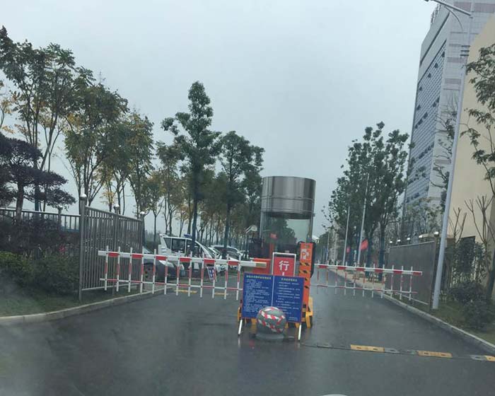 常德技術(shù)學(xué)院應(yīng)用停車場(chǎng)系統(tǒng)案例 - 中出網(wǎng)-智能出入口與停車充電門戶