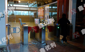 深圳安居財(cái)務(wù)大廈 橋式翼閘 指紋考勤系統(tǒng)案例