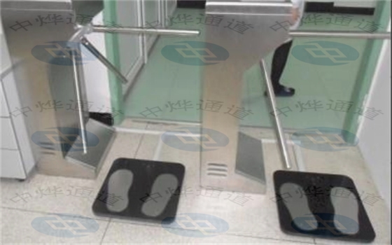 深圳市索菱實業(yè)股份三輥閘通道閘案例 - 中出網(wǎng)-智能出入口與停車充電門戶