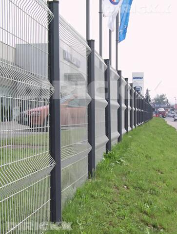 菲亞特汽車公司護(hù)欄案例 - 中出網(wǎng)-智能出入口與停車充電門戶