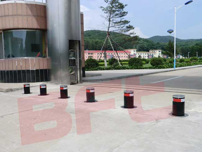 大連-沈陽(yáng)軍區(qū)升降柱案例 - 中出網(wǎng)-智能出入口與停車(chē)充電門(mén)戶