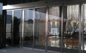 綠地會(huì)議中心感應(yīng)門(mén)案例 - 中出網(wǎng)-智能出入口與停車(chē)充電門(mén)戶(hù)