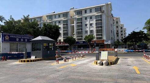 藍(lán)卡LCD高速車牌識別道閘掃碼付一體機(jī)