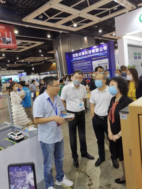 沈陽(yáng)市政協(xié)主席、秘書長(zhǎng)親臨展會(huì)現(xiàn)場(chǎng)