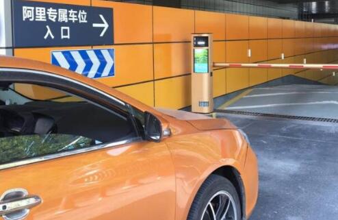 藍(lán)卡科技無(wú)人停車場(chǎng)落地虹橋阿里中心