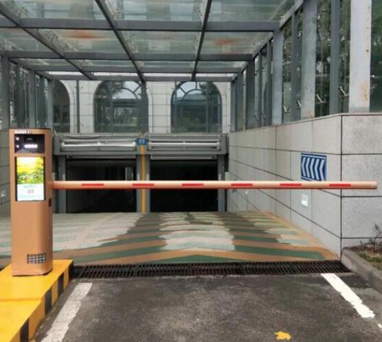 藍(lán)卡AIoT無(wú)人化停車(chē)場(chǎng)管理系統(tǒng)順利成為延安為民服務(wù)中心指定產(chǎn)品