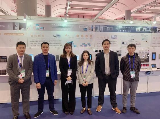 狄耐克參展代表團(tuán)