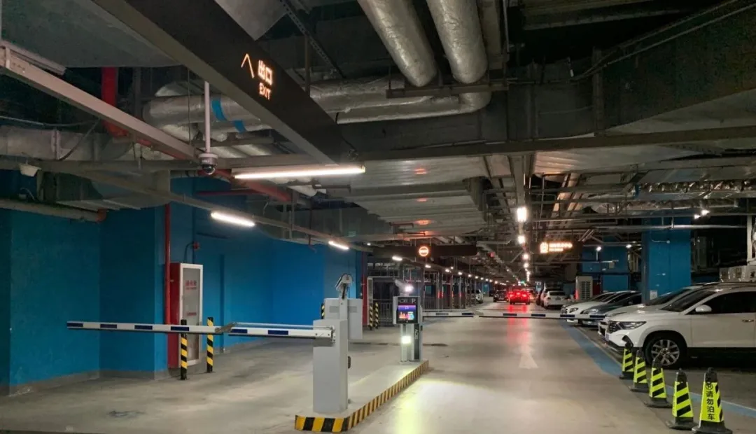 全無人值守智慧車場出入口