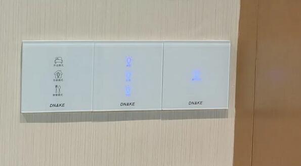 通過(guò)手機(jī)APP即可遠(yuǎn)程開(kāi)啟影音模式