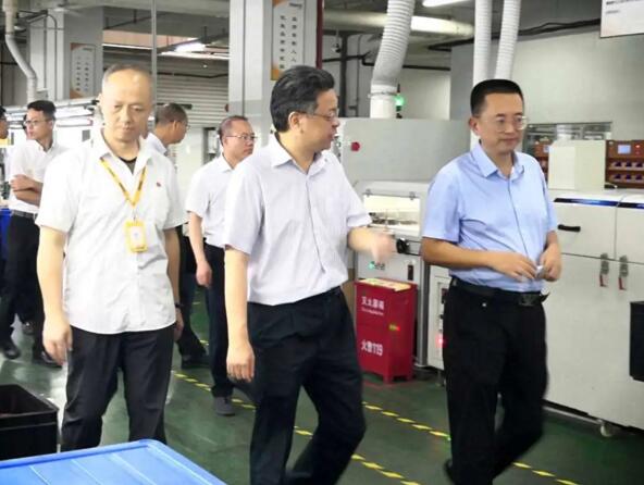 廈門市委常委、海滄區(qū)委書記林文生一行蒞臨狄耐克參觀指導(dǎo)！