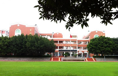 福建廈門前埔南區(qū)小學(xué)停車場(chǎng)系統(tǒng)案例 - 中出網(wǎng)-智能出入口與停車充電門戶