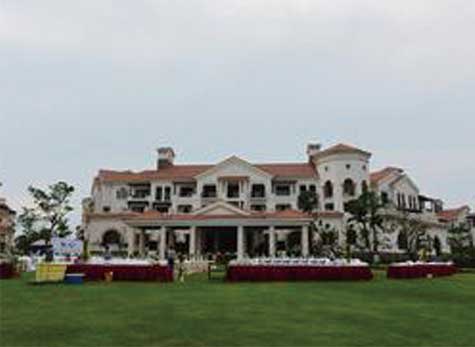 福建漳州富麗山莊停車場(chǎng)系統(tǒng)案例 - 中出網(wǎng)-智能出入口與停車充電門戶