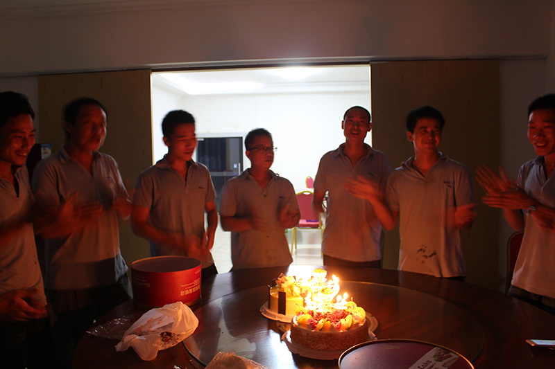 其樂(lè)融融，安快員工開(kāi)心過(guò)生日！