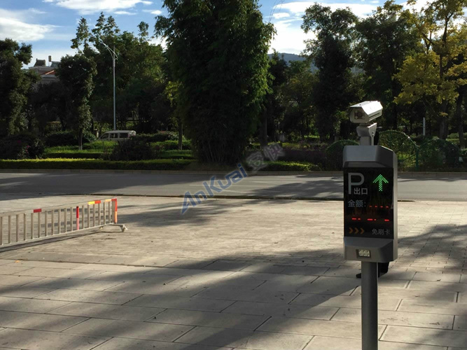 安快車牌識別P808云南滇池經(jīng)典案例 - 中出網(wǎng)-智能出入口與停車充電門戶