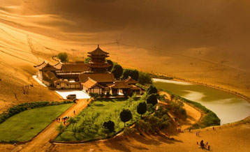 敦煌鳴沙山月牙泉通道閘案例 - 中出網(wǎng)-智能出入口與停車充電門戶