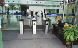 濟(jì)寧機(jī)場(chǎng)項(xiàng)目人行通道翼閘案例