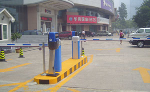 青島裕源大廈道閘案例 - 中出網-智能出入口與停車充電門戶