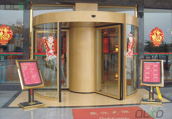 昆明新亞洲體育城旋轉(zhuǎn)門(mén)工程案例 - 中出網(wǎng)-智能出入口與停車(chē)充電門(mén)戶(hù)