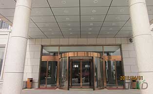 中國銀行北戴河培訓中心旋轉(zhuǎn)門工程案例 - 中出網(wǎng)-智能出入口與停車充電門戶