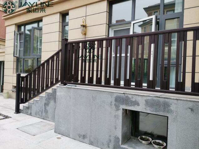 中電銀河灣樓梯護(hù)欄 - 中出網(wǎng)-智能出入口與停車(chē)充電門(mén)戶