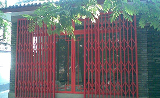 河北烤漆拉閘門工程案例 - 中出網-智能出入口與停車充電門戶