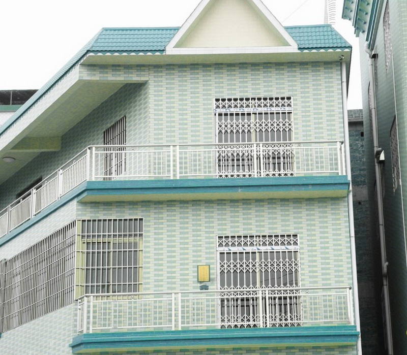 南海里水鎮(zhèn)一處私人別墅拉閘門(mén)工程案例 - 中出網(wǎng)-智能出入口與停車(chē)充電門(mén)戶(hù)