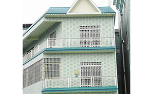 南海里水鎮(zhèn)一處私人別墅拉閘門工程案例 - 中出網-智能出入口與停車充電門戶