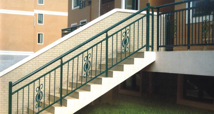 湖南常德小區(qū)住宅樓梯護欄案例 - 中出網-智能出入口與停車充電門戶