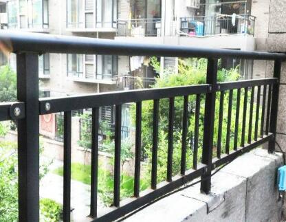 熱鍍鋅護(hù)欄