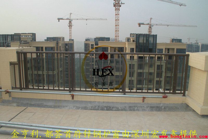 深圳金享利鋅鋼陽臺護欄案例 - 中出網(wǎng)-智能出入口與停車充電門戶