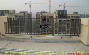 深圳金享利鋅鋼陽臺護欄案例 - 中出網(wǎng)-智能出入口與停車充電門戶