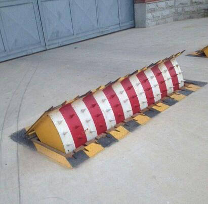 路障機(jī) - 破胎器