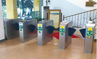 清遠盈盞酒店人行通道閘工程案例 - 中出網(wǎng)-智能出入口與停車充電門戶