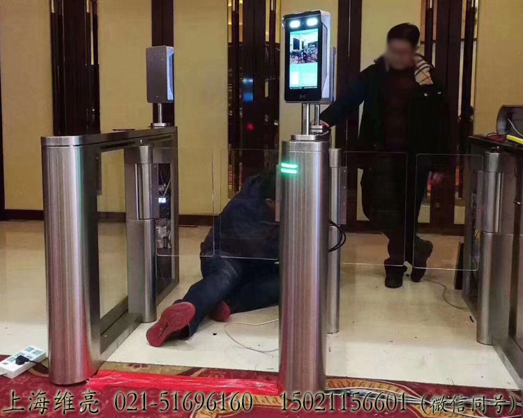 人臉識別閘機(jī)，人臉識別速通門，人臉測溫閘機(jī)