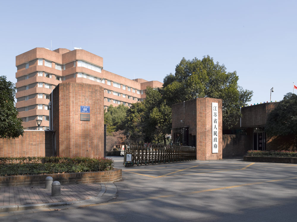 江蘇省人民政府電動伸縮門案例