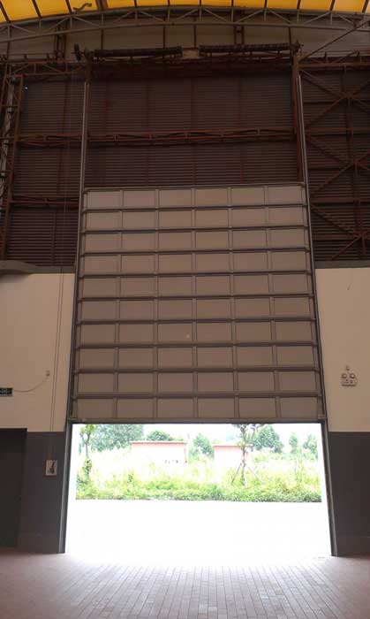 工業(yè)滑升門