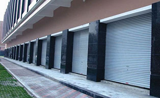 廣州某小區(qū)全小區(qū)卷閘門工程案例