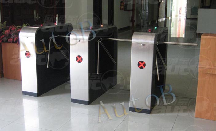 廣州出安智能三輥閘入駐廣東培正學院