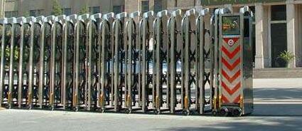 石家莊出安智能為石家莊市富強(qiáng)小學(xué)增添伸縮門