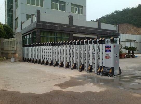 石家莊出安智能電動(dòng)伸縮門進(jìn)駐石家莊神洲七星酒店大門口