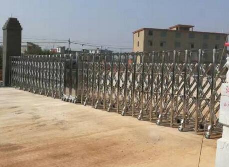 杭州荊楚商務(wù)咨詢有限公司大門口的電動伸縮門由杭州出安智能提供