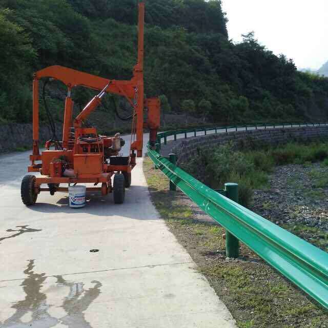 高速公路護(hù)欄廠家