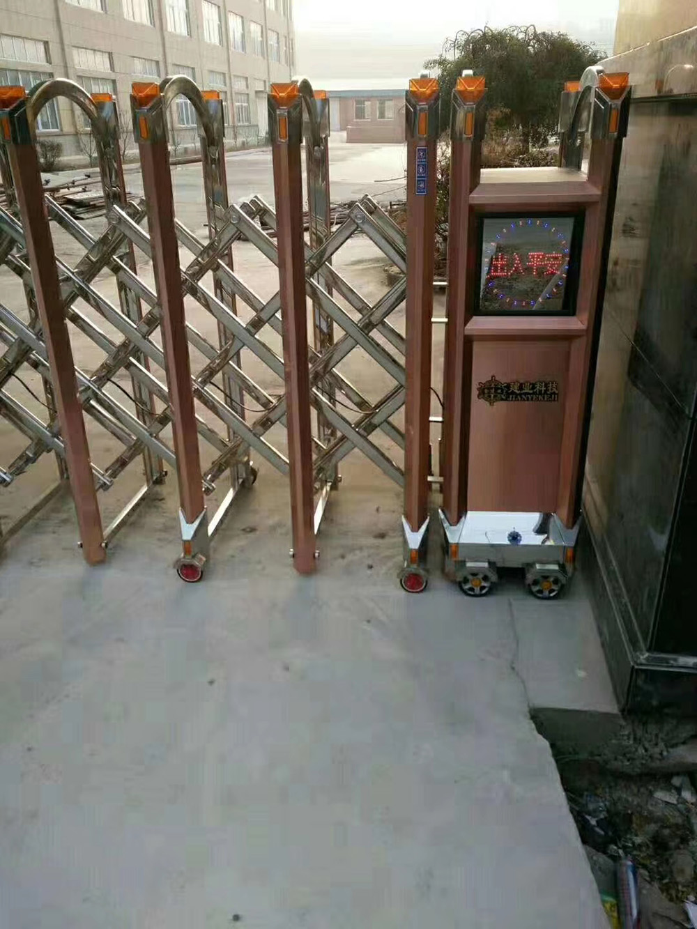 變形金剛系列案例 - 中出網(wǎng)-智能出入口與停車(chē)充電門(mén)戶(hù)