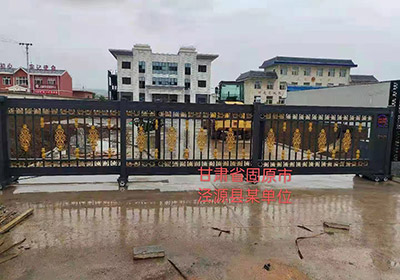 段滑門系列案例 - 中出網(wǎng)-智能出入口與停車充電門戶