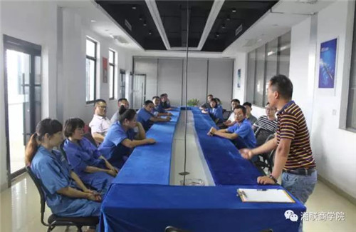 湘聯(lián)組織員工進(jìn)行消防安全演習(xí)