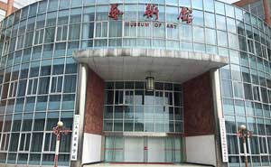 湖南信息學(xué)院鋁合金卷簾門(mén)案例 - 中出網(wǎng)-智能出入口與停車(chē)充電門(mén)戶(hù)